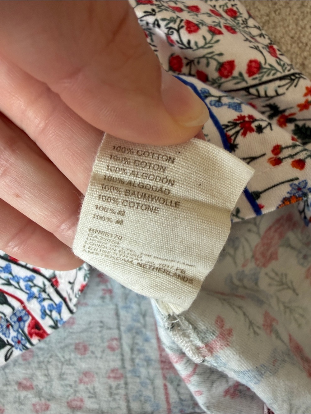 Let Me Be Anthropologie Flutter-Sleeved Floral Blue White Red Top - Picture 9 of 11